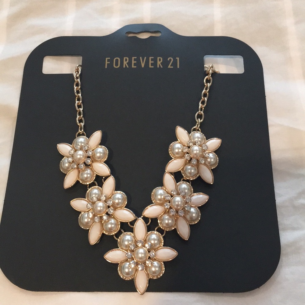 Forever 21 statement necklace